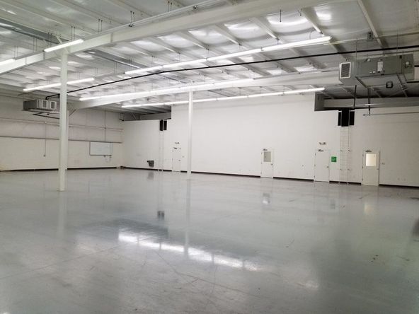 East Tampa / Brandon Warehouse w/ HVAC for Lease: 10350 Fisher Ave, Tampa, FL 33619